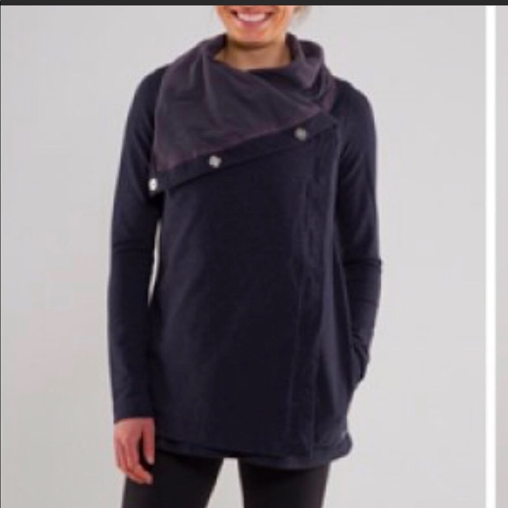 Lululemon Savasanna wrap sweatshirt navy
